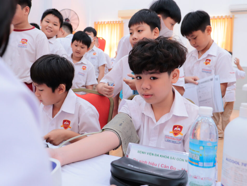 Bệnh viện Đa khoa Sài Gòn Nha Trang đồng hành cùng trường Hội nhập Quốc tế iSchool Nha Trang tổ chức chương trình Khám sức khỏe học đường 2023.